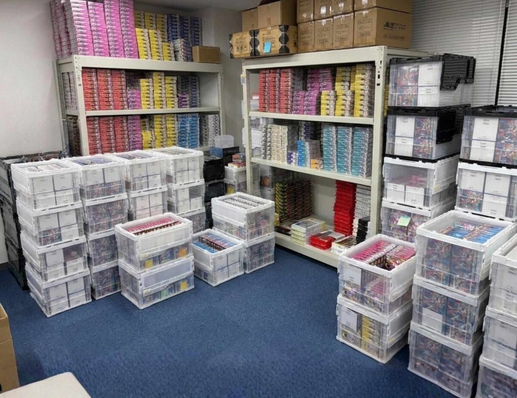 Gro&szlig;es Lager mit japanischen Pok&eacute;mon TCG-Boxen